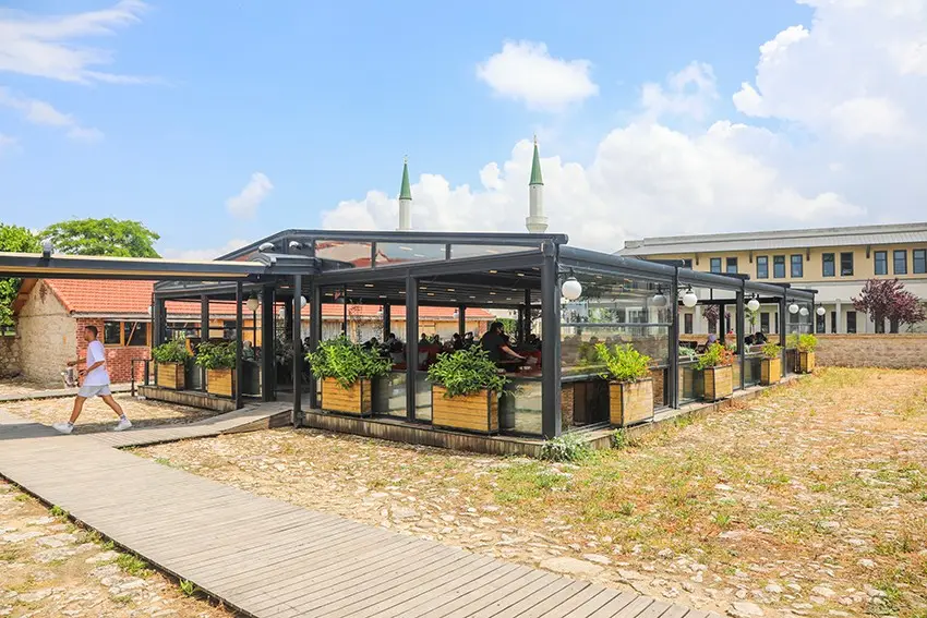 Dilek Zaim Üniversitesi şubesi